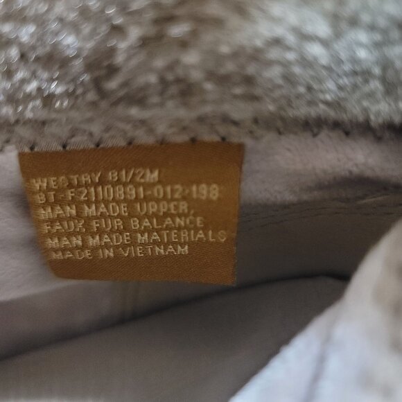 Baretraps Women's Westry Faux Fur Lug Boots with Side Zip Stay Dry System Postur - Picture 10 of 11